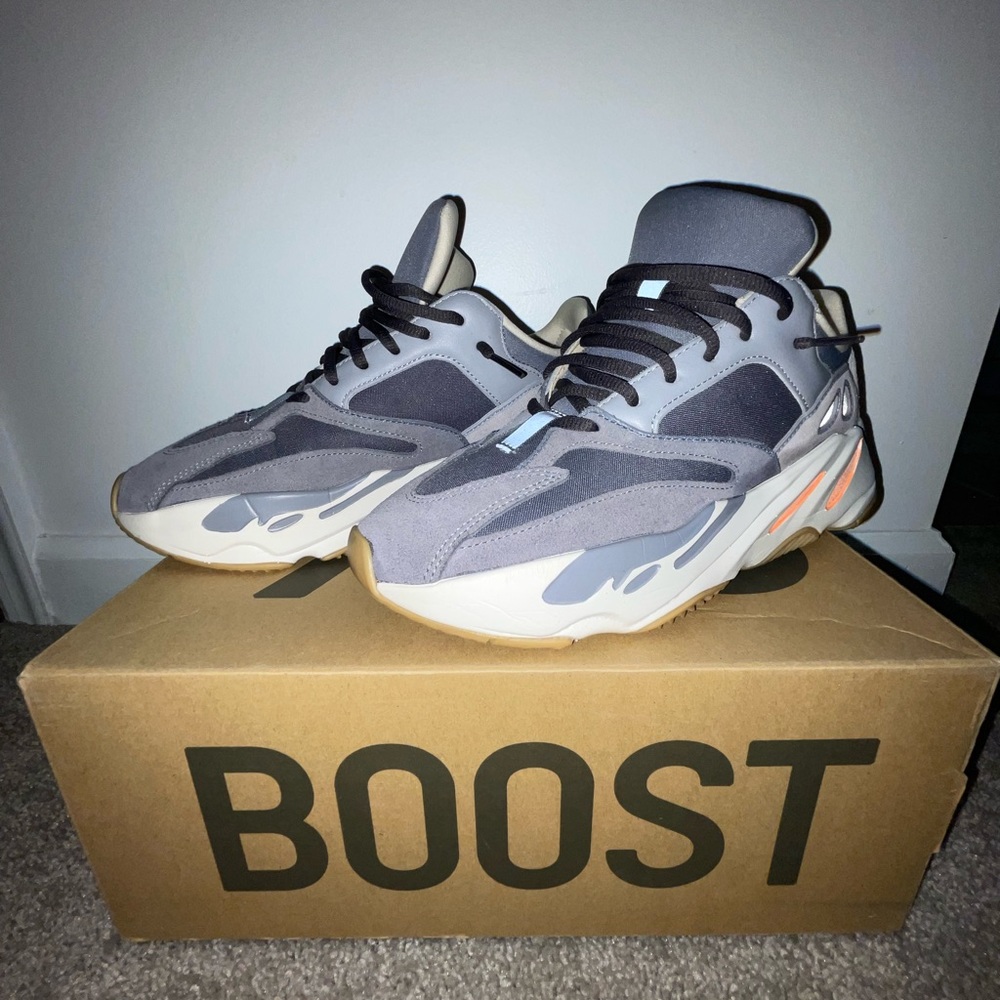 YEEZY Boost 700 Magnet